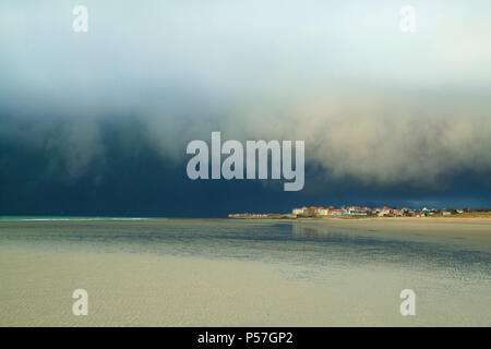 Ambleteuse (Francia settentrionale) visto dal ÒPointe aux OiesÓ capezzagna, lungo la ÒCote dÕOpaleÓ coast Foto Stock