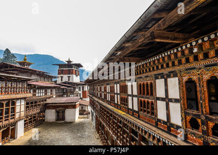 Più grande monastero fortezza, Trongsa Dzong, Trongsa, regione Himalayana, Bhutan Foto Stock