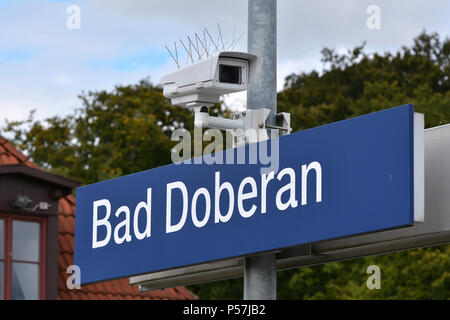 Sorveglianza video presso la stazione di Bad Doberan in Germania Foto Stock