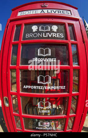 Libri di pubblico cabin Bron, Francia Foto Stock