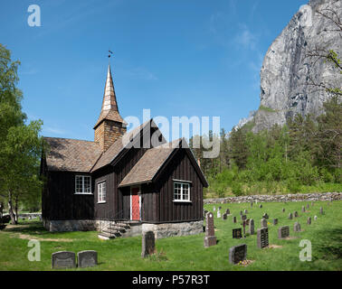Kors chiesa parrocchiale di Rauma comune nella contea di Møre og Romsdal, Norvegia. Foto Stock