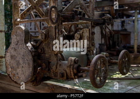 Il tono negligente opere di colorante o mulini di tono come è altrimenti noto. Vicino alla città di Wellington, Somerset. Immagine presa Luglio 2013 Foto Stock