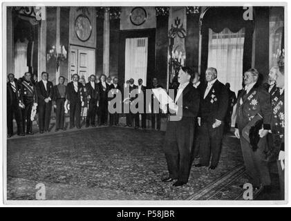 Adolf Hitler dare la parola nel corso del nuovo anno di Receptioin del Corpo Diplomatico, Germania, 1934 Foto Stock