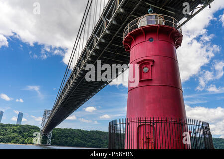 Faro rosso piccolo Foto Stock