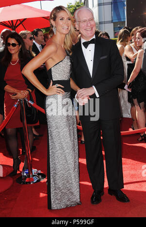 Heidi Klum e Tim Gunn arrivando al 2013 Primetime Creative Arts Emmy Awards presso il Nokia Theatre di Los Angeles.Heidi Klum e Tim Gunn 054 ------------- Red Carpet Event, verticale, STATI UNITI D'AMERICA, industria cinematografica, celebrità, fotografia, Bestof, arte cultura e intrattenimento, Topix celebrità moda / Verticale, meglio di, evento nella vita di Hollywood - California, moquette rossa e dietro le quinte, USA, industria cinematografica, celebrità, movie celebrità, personaggi televisivi, musica celebrità, fotografia, Bestof, arte cultura e intrattenimento, Topix, verticale, famiglia da dall'anno , 2013, inchiesta tsuni@Gamma-U Foto Stock