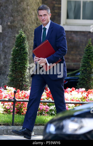 Downing Street. Londra. Regno Unito 26 Giugno 2018 - Gavin Williamson - Segretario di Stato per la difesa arriva a Downing Street a frequentare settimanalmente riunione del gabinetto. Credito: Dinendra Haria/Alamy Live News Foto Stock