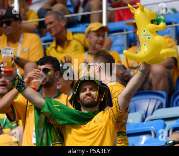 Sochi, Russia. Il 26 giugno, 2018. Gli appassionati di Australia sono visti prima del 2018 Coppa del Mondo FIFA Group C match tra Australia e Perù a Sochi, Russia, 26 giugno 2018. Credito: Chen Cheng/Xinhua/Alamy Live News Foto Stock