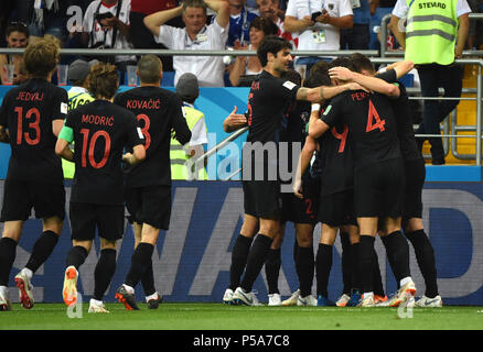 Rostov sul Don. Il 26 giugno, 2018. I giocatori della Croazia celebrare rigature durante il 2018 Coppa del Mondo FIFA Gruppo D match tra Islanda e Croazia a Rostov-on-Don, in Russia, 26 giugno 2018. Credito: Egli Canling/Xinhua/Alamy Live News Foto Stock