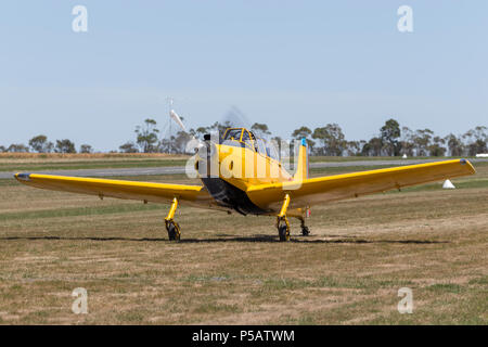 Ex militare francese anni cinquanta era Õs Nord 3202 velivolo formazione VH-JUD. Foto Stock