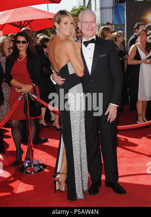 Heidi Klum e Tim Gunn arrivando al 2013 Primetime Creative Arts Emmy Awards presso il Nokia Theatre di Los Angeles.a Heidi Klum e Tim Gunn 013 ------------- Red Carpet Event, verticale, STATI UNITI D'AMERICA, industria cinematografica, celebrità, fotografia, Bestof, arte cultura e intrattenimento, Topix celebrità moda / Verticale, meglio di, evento nella vita di Hollywood - California, moquette rossa e dietro le quinte, USA, industria cinematografica, celebrità, movie celebrità, personaggi televisivi, musica celebrità, fotografia, Bestof, arte cultura e intrattenimento, Topix, verticale, famiglia da dall'anno , 2013, inchiesta tsuni@Gamm Foto Stock