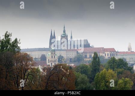 Castillo y catedral San Vito de Praga. Foto Stock