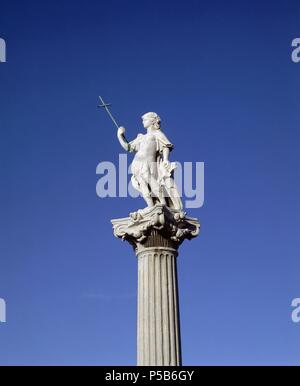 SAN SERVANDO - ESCULTORICO REMATE DE N.A. DE LAS COLUMNAS SITUADAS FRENTE A LA PUERTA DE TIERRA - SIGLO XVIII. Autore: HERMANOS ANDREOLI. Posizione: PUERTA DE TIERRA, CADIZ, Spagna. Foto Stock