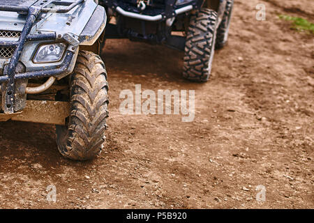 I QUADRICICLI o quadbikes in Montagna estate Foto Stock