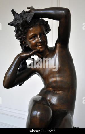N/A. Français : La jeune fille à la coquille, bronzo, par Jean-Baptiste Carpeaux (Valenciennes 1827-Courbevoie 1875). Cette statua est le pendant,réalisé ensuite, du Pêcheur à la coquille; le visage est celui d'Anna Foucart. Il Musée des Beaux-Arts de Cambrai. 8 agosto 2010. Jean-Baptiste Carpeaux (1827-1875) nomi alternativi Jean Baptiste Carpeaux; Jules Carpeaux; Ernest Blagny; jean pierre carpeaux; Carpeaux; j. b. carpeaux; JEAN-BAPTISTE carpeaux Descrizione scultore francese e pittore Data di nascita e morte 11 Maggio 1827 12 ottobre 1875 Luogo di nascita e morte Valenciennes Courbevoie W Foto Stock