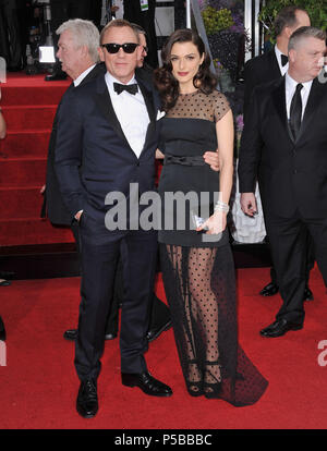 Daniel Craig e Rachel Weisz arrivando al settantesimo Golden Globe Awards 2013 all'Hotel Hilton di Beverly Hills.Daniel Craig e Rachel Weisz ------------- Red Carpet Event, verticale, STATI UNITI D'AMERICA, industria cinematografica, celebrità, fotografia, Bestof, arte cultura e intrattenimento, Topix celebrità moda / Verticale, meglio di, evento nella vita di Hollywood - California, moquette rossa e dietro le quinte, USA, industria cinematografica, celebrità, movie celebrità, personaggi televisivi, musica celebrità, fotografia, Bestof, arte cultura e intrattenimento, Topix, verticale, famiglia da dall'anno , 2013, inchiesta tsuni@Gamma Foto Stock