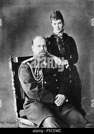 N/A. Inglese: Alexander III, il Tsar della Russia e Maria Feodorovna (Dagmar di Danimarca), la Zarina di Russia. circa 1890. Sergey Lvovich Levitsky (1819-1898) nomi alternativi Русский: Сергей Львович Левицкий inglese: Sergey Levitsky, Sergey Levicky Español: Serguéi Levitski Descrizione fotografo russo Data di nascita e morte 1819 1898 Luogo di nascita e morte Mosca San Pietroburgo Autorità controllo : Q2292202 VIAF: 44605367 ISNI: 0000 0000 6662 3690 ULAN: 500120896 LCCN: no2007069135 GND: 139085599 WorldCat 81 Alexander III e Maria Feodorovna Foto Stock