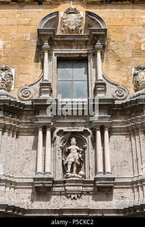 Spagna chiesa barocca, dettaglio barocco del nartece (decorata entrata) per la Iglesia de San Francisco di Cordoba (Cordoba), Andalusia, Spagna. Foto Stock