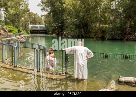 Yardenit, Israele - 6 Maggio 2018 : Yardenit battesimo sito su un fiume Giordano in Israele. moderno sito commemorativo Cristo il battesimo fu stabilito a Yarde Foto Stock