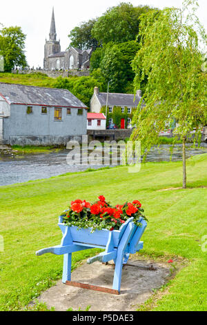 Vista panoramica del parco castletownroche e chiesa nella contea di Cork in Irlanda Foto Stock