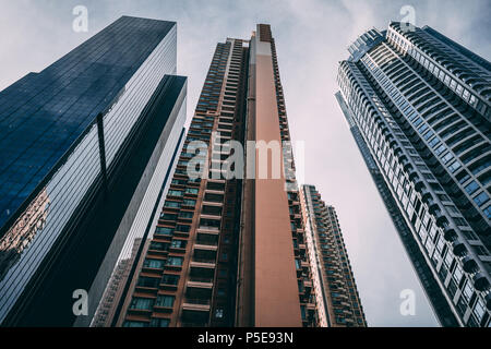 HONG KONG - Maggio 30, 2018: guardando il grattacielo fabbricati a Hong Kong Foto Stock