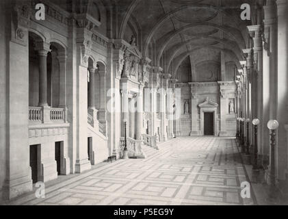 327 Charles Marville, Palais de Justice 2, ca. 1850-70 Foto Stock