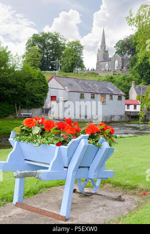 Vista panoramica del parco castletownroche e chiesa nella contea di Cork in Irlanda Foto Stock