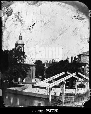 N/A. Beschrijving Bickersplein 1, 2, 3 (v.r.n.l.) vanaf Gezien Haarlemmer Houttuinen naar Ned.Herv. Eilandskerk, Bickersgracht 1(link, gesloopt nel 1950). Mogelijk vanuit Het Huis van Wichger Meursing,scheepsbouwmeester, Haarl. Houttuinen 105. Voorgrond: brug 312. Documenttype foto Vervaardiger Olie, Jacob (1834-1905) Collectie Collectie Giacobbe Olie Jbz. Datering 1862 t/m 1863 Geografische naam Bickersplein Inventarissen http://beeldbank.amsterdam.nl/afbeelding/10019A000522 Afbeeldingsbestand 10019A000522 . circa 1862. Giacobbe Olie (1834-1905) nomi alternativi Giacobbe Olie Jbz. Jaco Foto Stock