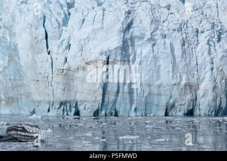 Blu ghiaccio in Alaska di Glacier Bay 2018 Foto Stock