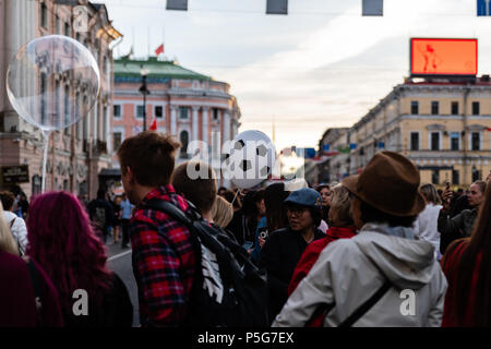 Tifosi si riuniscono in Russia durante il 2018 della Coppa del Mondo FIFA Foto Stock