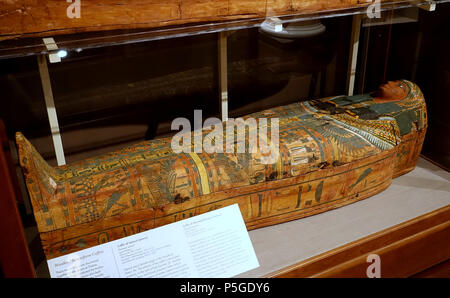 N/A. Inglese: mostra a Harvard Museo semitica, Harvard University - Cambridge, Massachusetts, STATI UNITI D'AMERICA. Questo lavoro è abbastanza vecchio in modo che sia in . 3 aprile 2016, 14:04:26. Daderot 364 bara di Kenankhkhonsu, Egitto, Tebe, Dynasty 22, 945-712 BC, legno verniciato - Harvard semita Museum - Cambridge - DSC06130 Foto Stock