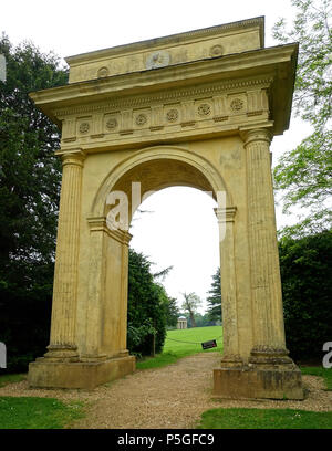 N/A. Inglese: dorico Arch, Stowe - Buckinghamshire, Inghilterra. 7 giugno 2016, 10:29:47. Daderot 467 Arco dorico, Stowe - Buckinghamshire, Inghilterra - DSC07419 Foto Stock