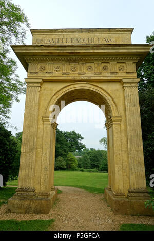 N/A. Inglese: dorico Arch, Stowe - Buckinghamshire, Inghilterra. 7 giugno 2016, 10:30:38. Daderot 467 Arco dorico, Stowe - Buckinghamshire, Inghilterra - DSC07421 Foto Stock