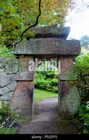 N/A. Inglese: Cina - Biddulph Grange giardino - Staffordshire, Inghilterra. 11 giugno 2016, 08:02:28. Daderot 339 Cina gate - Biddulph Grange giardino - Staffordshire, Inghilterra - DSC09406 Foto Stock