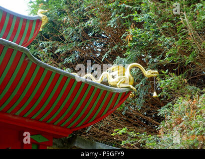 N/A. Inglese: il tempio Cinese - Biddulph Grange giardino - Staffordshire, Inghilterra. 11 giugno 2016, 08:03:53. Daderot 339 il tempio Cinese - Biddulph Grange giardino - Staffordshire, Inghilterra - DSC09418 Foto Stock