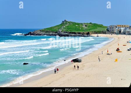 Porthmeor spiaggia in una giornata estiva soleggiata, St.Ives West Cornwall Inghilterra Regno Unito Foto Stock