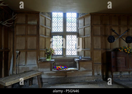 N/A. Inglese: Sala banchetti, Haddon Hall - Bakewell, Derbyshire, in Inghilterra. 18 giugno 2016, 05:54:04. Daderot 168 Sala banchetti, Haddon Hall - Bakewell, Derbyshire, Inghilterra - DSC02556 Foto Stock