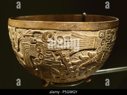 N/A. Inglese: presentano nel Museo delle Arti di Dallas Dallas, Texas, Stati Uniti d'America. 7 maggio 2017, 15:25:02. Daderot 227 ciotola con ceremonially figure in costume, Rio Blanco area, Veracruz stato, tardo periodo Classico, c. 600-900 d.c. in ceramica - Museo dell'Arte di Dallas - DSC04620 l' Foto Stock