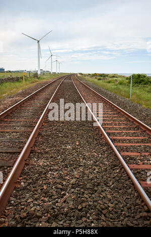 Cumbria linea costiera di binari ferroviari nei pressi di flimby Cumbria Inghilterra England Regno Unito Foto Stock