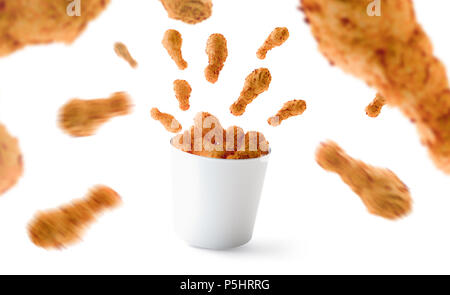 Vuoto benna alimentare con ali di pollo mockup, rendering 3d. Svuotare il secchio un fast food mockup, isolata. Carta gallina modello bucketful Foto Stock