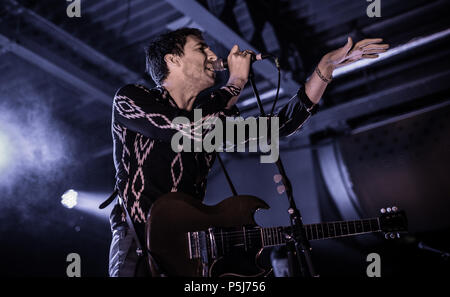 Exeter, Regno Unito. 26, Giugno, 2018. Miles Kane esecuzione presso la Limonaia, Exeter University sulla sua Headline Tour. © Steve Lewington / Alamy Live News Foto Stock