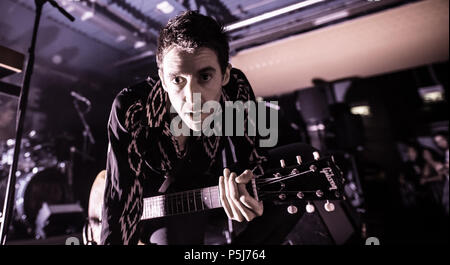 Exeter, Regno Unito. 26, Giugno, 2018. Miles Kane esecuzione presso la Limonaia, Exeter University sulla sua Headline Tour. © Steve Lewington / Alamy Live News Foto Stock