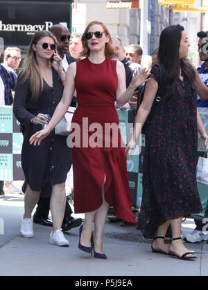 NEW YORK, NY Giugno 26, 2018:Jessica Chastain a costruire serie a parlare di nuovo filmato donna Cammina a testa in New York. 26 giugno 2018Credit:RW/MediaPunch Foto Stock