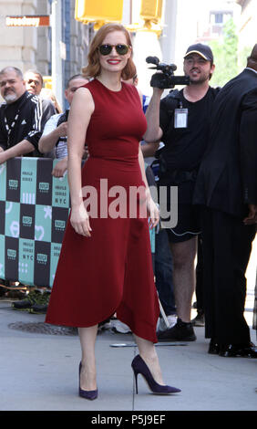 NEW YORK, NY Giugno 26, 2018:Jessica Chastain a costruire serie a parlare di nuovo filmato donna Cammina a testa in New York. 26 giugno 2018Credit:RW/MediaPunch Foto Stock