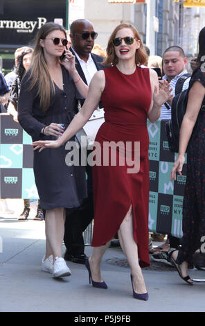 NEW YORK, NY Giugno 26, 2018:Jessica Chastain a costruire serie a parlare di nuovo filmato donna Cammina a testa in New York. 26 giugno 2018Credit:RW/MediaPunch Foto Stock