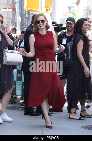 NEW YORK, NY Giugno 26, 2018:Jessica Chastain a costruire serie a parlare di nuovo filmato donna Cammina a testa in New York. 26 giugno 2018Credit:RW/MediaPunch Foto Stock