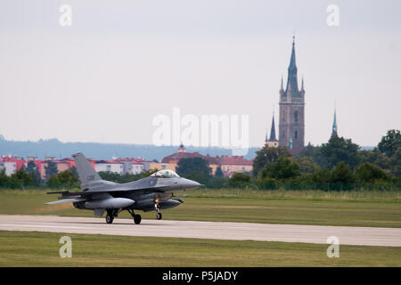 Caslav Repubblica Ceca. Il 27 giugno, 2018. Media day in Sky Avenger 2018 esercizio internazionale si è tenuto presso il XXI base di tattica Air Force, CASLAV REPUBBLICA CECA, il 27 giugno 2018. Sulla foto si vede F-16 Fighting Falcon fighter. Credito: Josef Vostarek/CTK foto/Alamy Live News Foto Stock