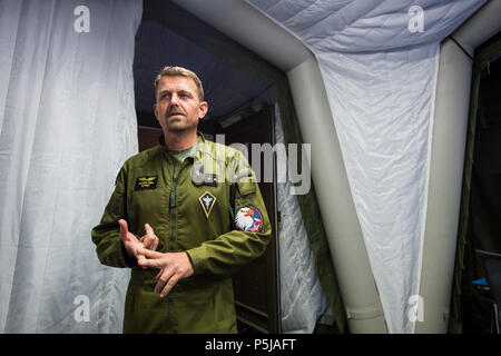 Caslav Repubblica Ceca. Il 27 giugno, 2018. Media day in Sky Avenger 2018 esercizio internazionale si è tenuto presso il XXI base di tattica Air Force, CASLAV REPUBBLICA CECA, il 27 giugno 2018. Sulla foto si vede Jaroslav Mika, comandante dell'esercizio. Credito: Josef Vostarek/CTK foto/Alamy Live News Foto Stock