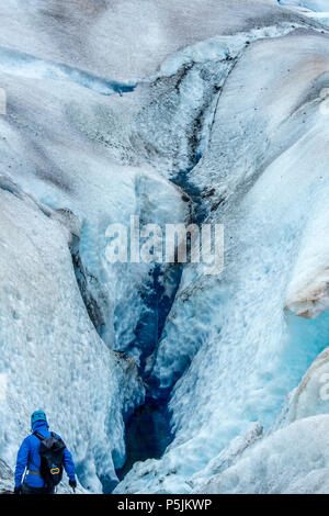 Escursionismo Il Mendenhall Glacier, Juneau Alaska Foto Stock