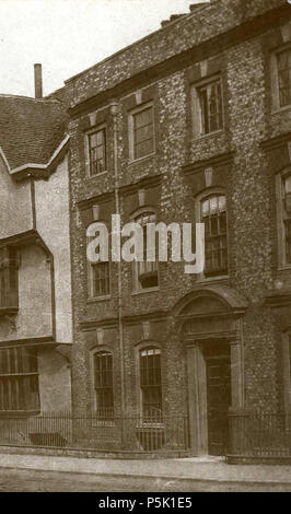 N/A. Inglese: Castle Street, Reading. Lato sud, mostrando la cappella indipendenti (più tardi cappella congregazionale), n. 15, n. 17 (Lyndhurst House), e n. 19 (Devonshire House). 1840-1849 : fotografia di W. H. Fox Talbot: l'originale si trova nel Museo della Scienza/Scienza e società libreria Immagini. Questa è la foto di un edificio elencato numero 1113414. . Tra il 1840 e il 1849. William Henry Fox Talbot (1800-1877) nomi alternativi Henry Fox Talbot; William Henry Fox Talbot; Fox Talbot Descrizione fotografo inglese Data di nascita e morte 11 Febbraio 1800 17 Settembre 1877 Ubicazione di birt Foto Stock