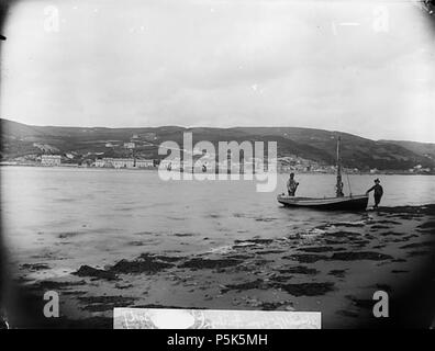 [Una vista di Aberdyfi da Penrhyn] [GRAPHIC].. 1 negativi : vetro, piastra a secco, b&W ; 16,5 x 21,5 cm. circa 1885. Thomas, Giovanni, 47 una vista di Aberdyfi da Penrhyn NLW3360965 Foto Stock